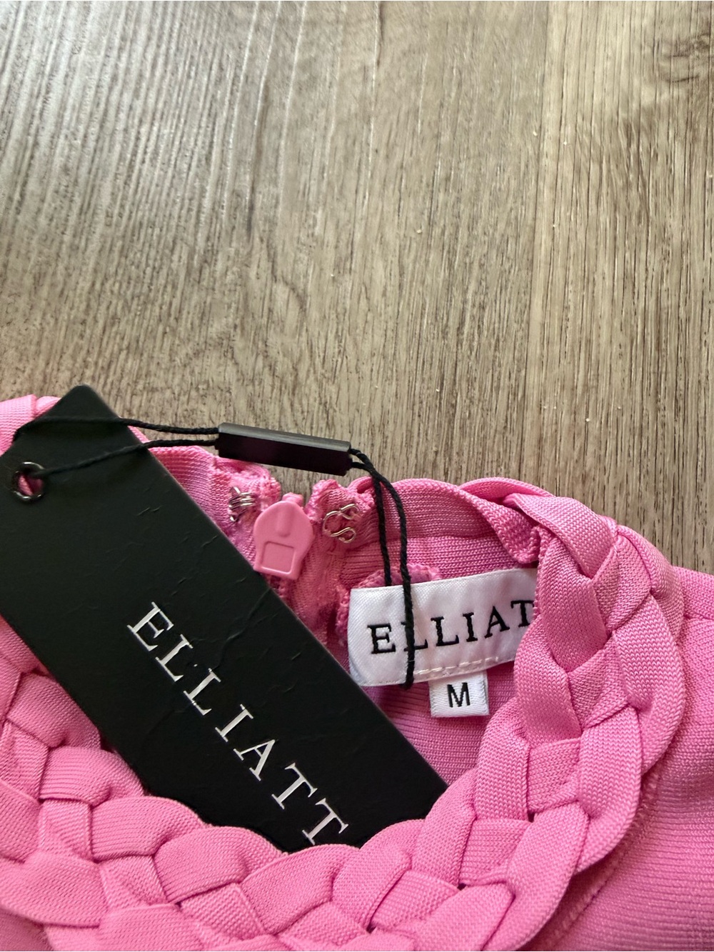 elliatt coralene pink puff sleeve high neck fitted midi dress size medium NEW - Picture 10 of 12